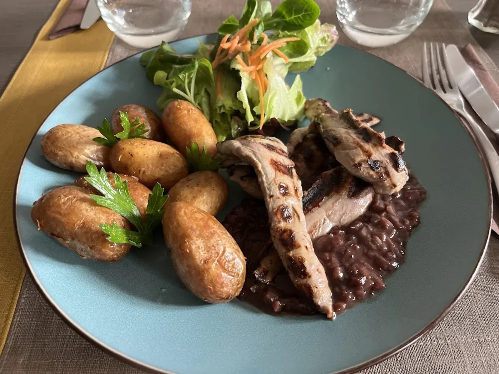 Aiguillettes de Canard Sauce Échalotes Pomme de Terre Grenaille