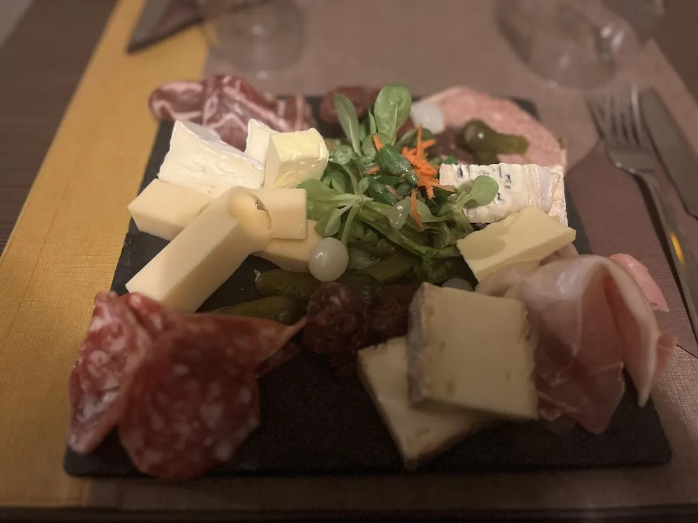 Planche Mixte Fromage Et Charcuterie
